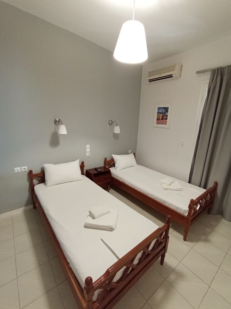 vila edipsos inn evia3