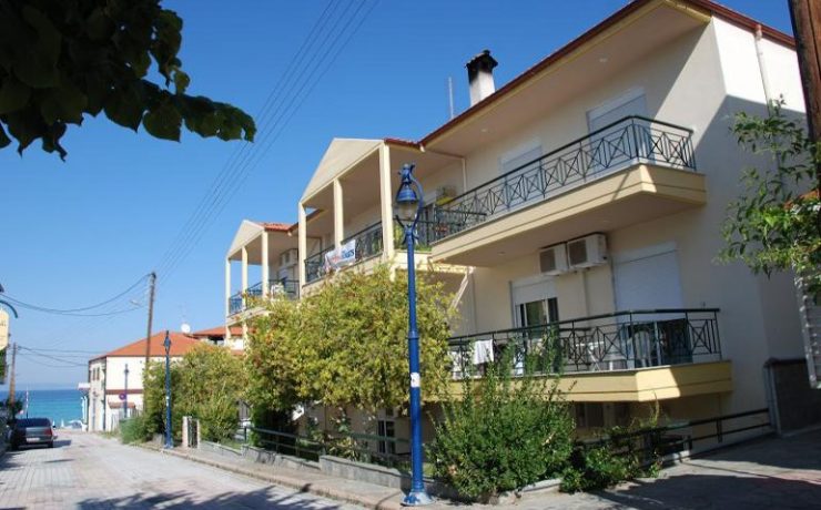 vila kostas polihrono2