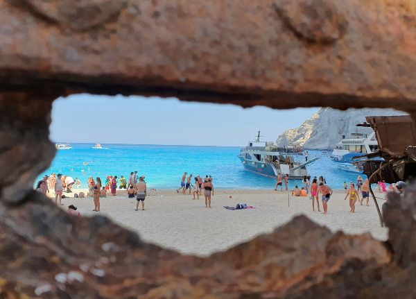 metamorfozis apartmani sani tours